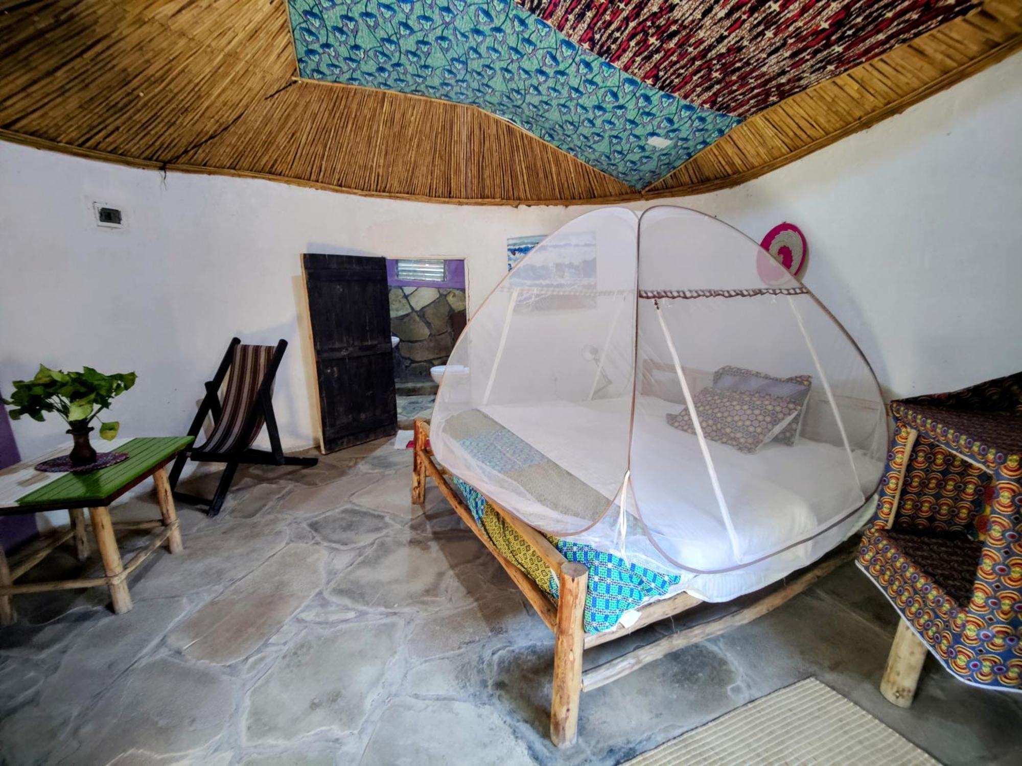 Red Rocks Rwanda - Campsite & Guesthouse Nyakinama エクステリア 写真