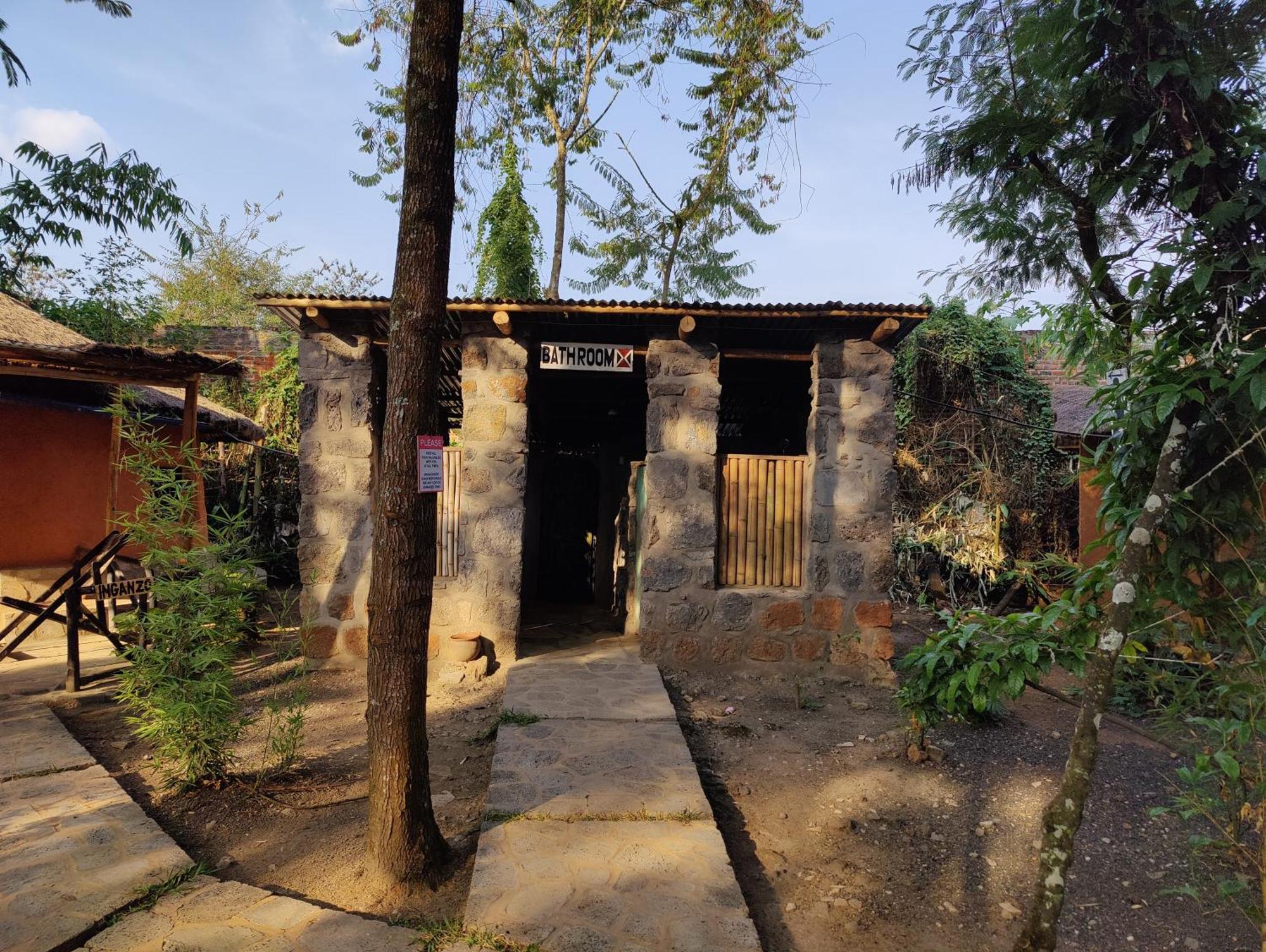 Red Rocks Rwanda - Campsite & Guesthouse Nyakinama エクステリア 写真