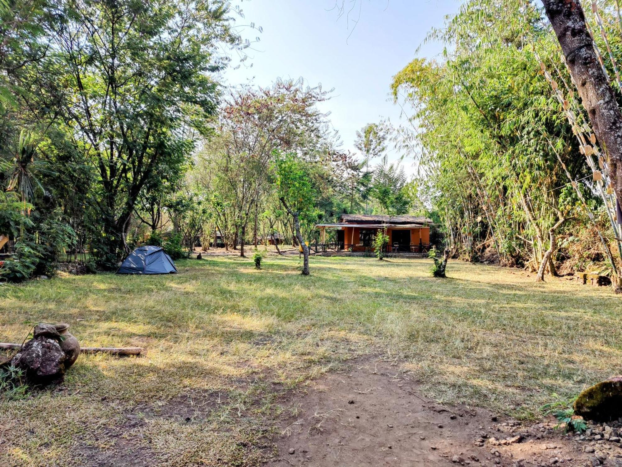 Red Rocks Rwanda - Campsite & Guesthouse Nyakinama エクステリア 写真